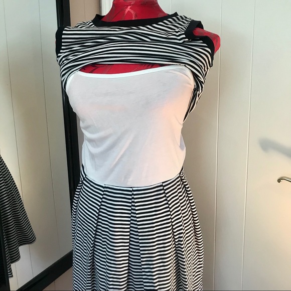 GAP 2-Piece Striped Navy/White Dress - Picture 3 of 5